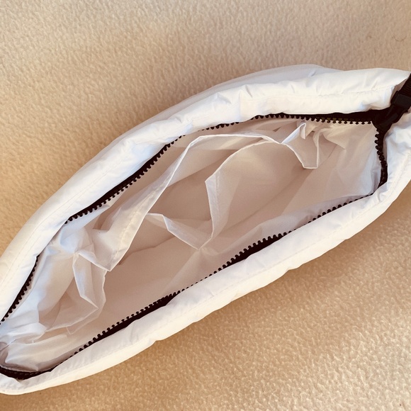 NEW Bag Clutch Style DKNY Sport White Puffer Style Casual - Picture 5 of 10